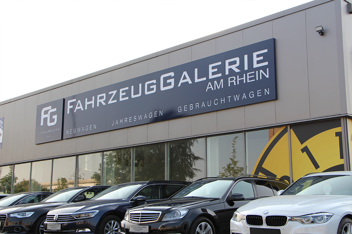 Fahrzeug Galerie am Rhein in  Neuss
